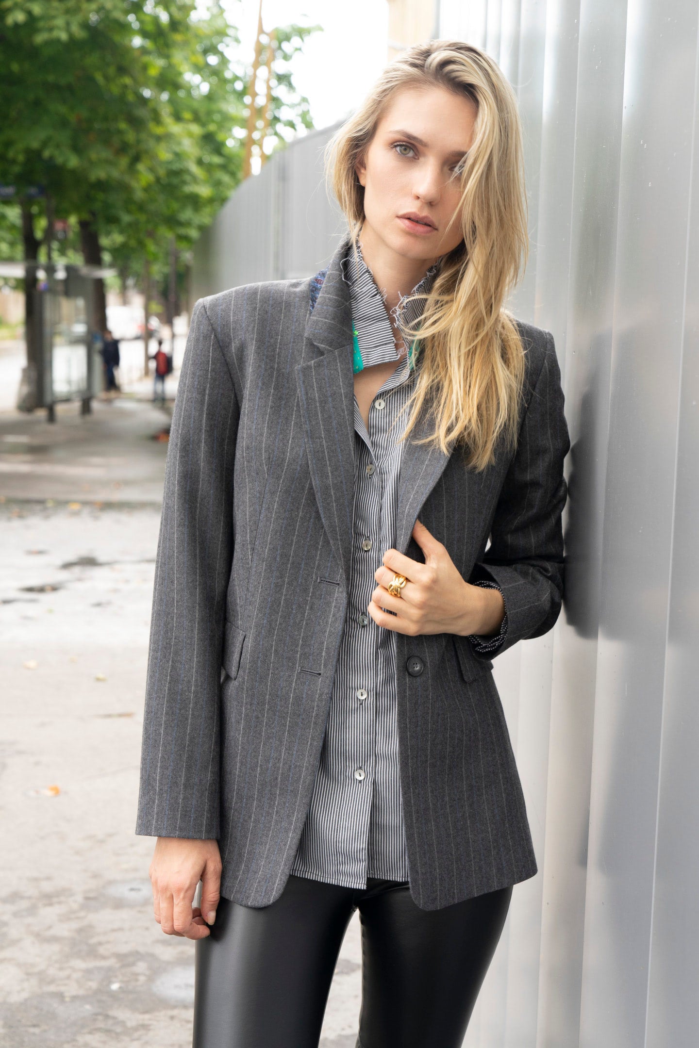 La Audrey - Oversized blazer jacket Wool with white chalk stripes Blue & gold paisley print lining